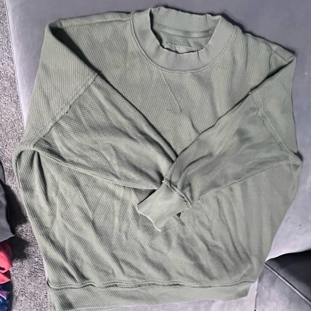 Aerie Sage Ribbed Knit Top. Oversized medium distressed.